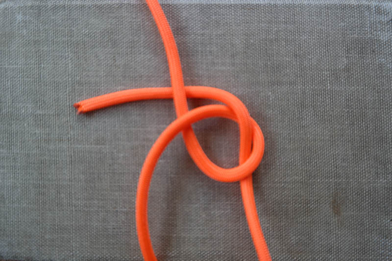 Illustration for article titled Knot Tying Process Images